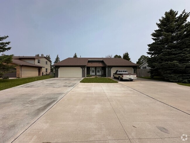 Building Photo - 3153-3155 Finger Rd Rental