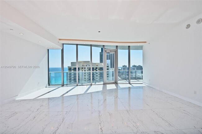 Photo - 17475 Collins Ave Unidad 2003