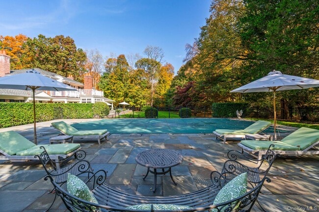 Photo - 30 Underhill Rd