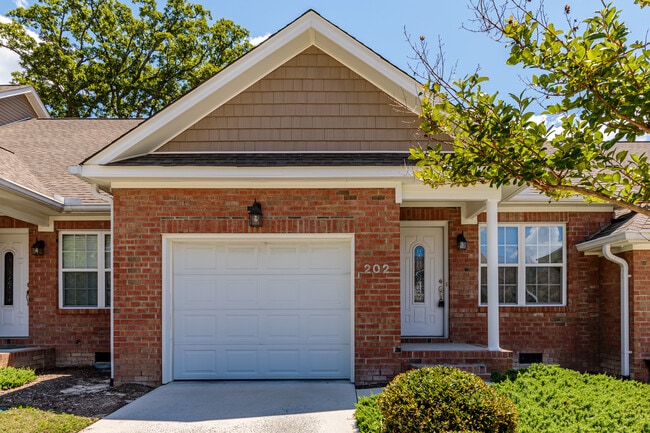 Photo - 202 Clover Ct