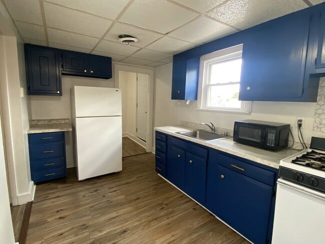 Building Photo - 1055 N Duke St Unit 1055 N Duke St Apt 3