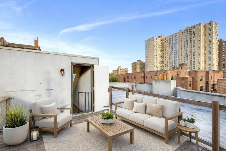 Photo - 209 E 25th St Unidad 2D