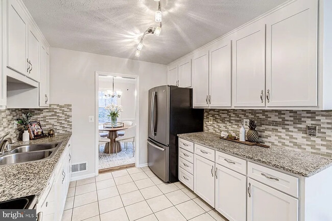 Photo - 11134 Stonebrook Dr
