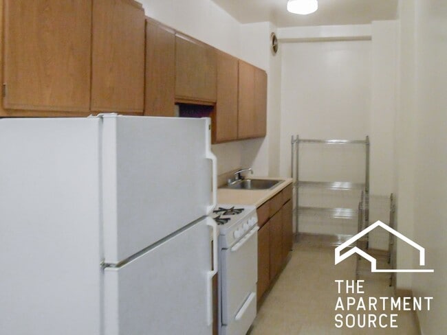 Building Photo - 540 W Briar Pl Unit 5H