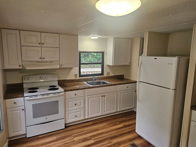 Photo - 108 Rolling Oaks Dr