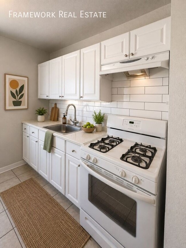 Photo - 1458 Ivanhoe St