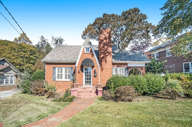 5 bdrm, 3 bath in City of Decatur Schools. - 5 bdrm, 3 bath in City of Decatur Schools. House