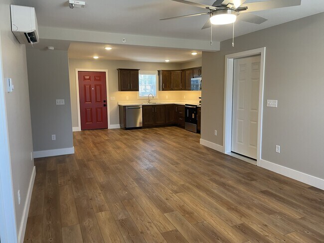 Photo - 111 K St