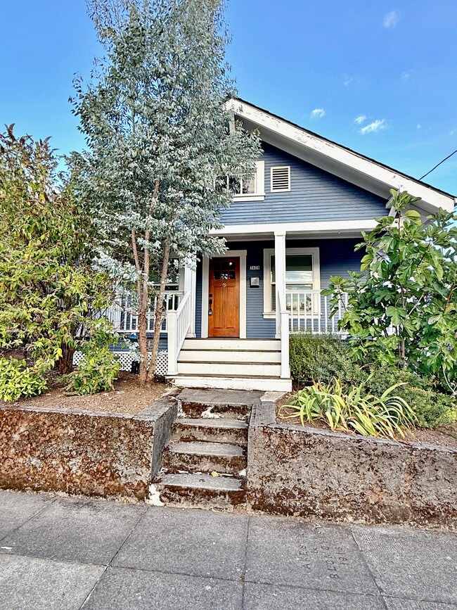 Building Photo - 3628 SE 49th Ave Rental