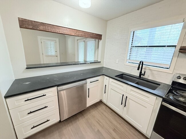 Building Photo - 15 CR 302