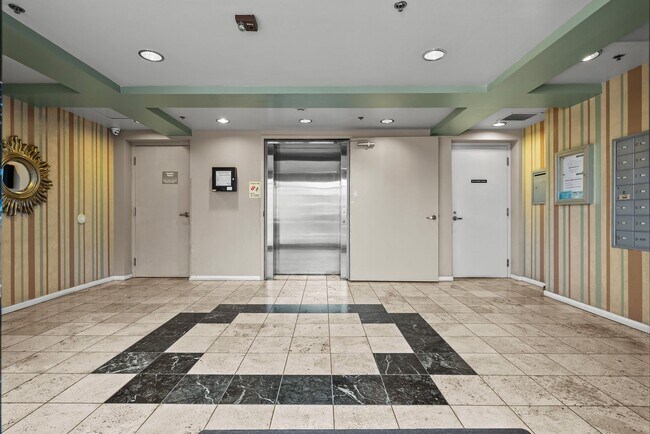 Photo - Amazing 2 Bed Condo in Noho! Unidad 106