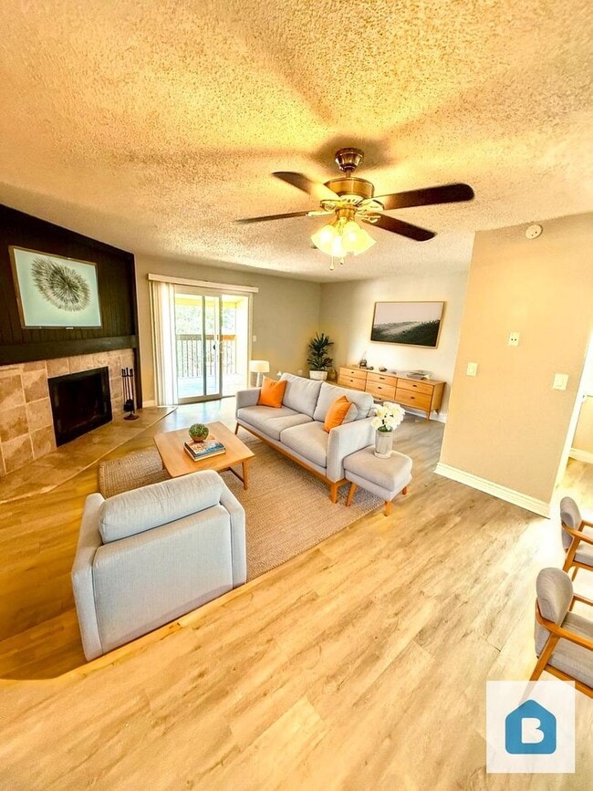 Building Photo - 4015 Stonedike Dr Unit D