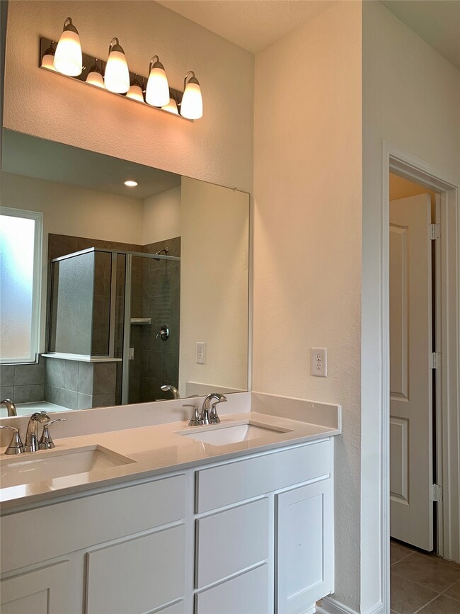 Building Photo - 2920 Grand Anse Dr