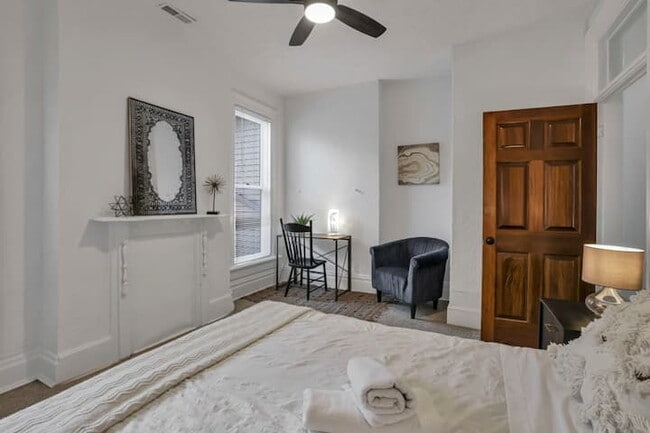 Building Photo - The Artist's Apt. | 2BR | Short North | +Parking