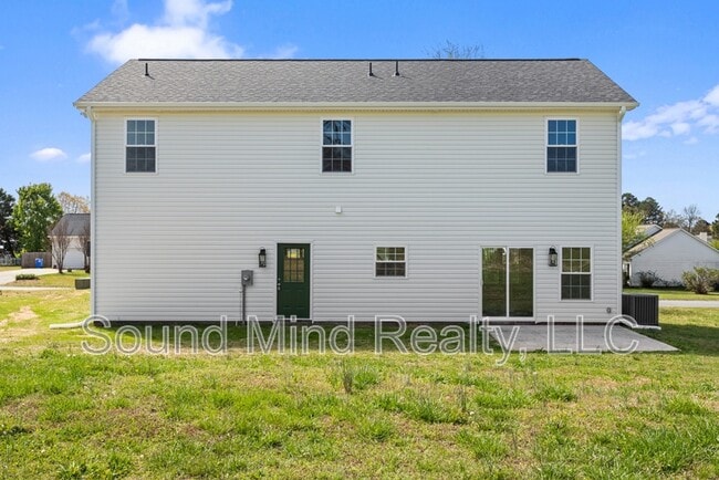 Photo - 204 Landmark Dr