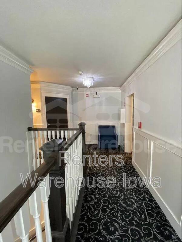 Photo - 2500 Grand Ave