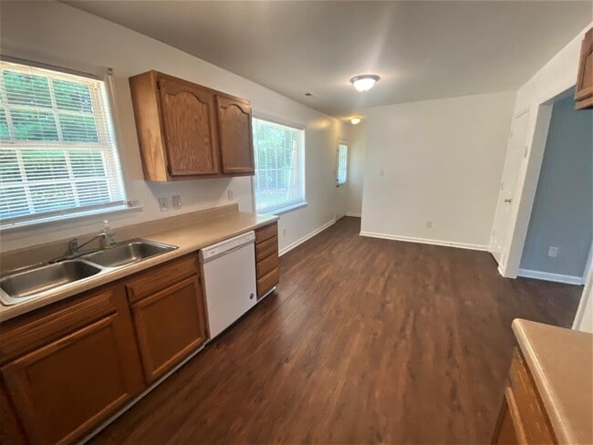 Photo - 4661 Murray Rd