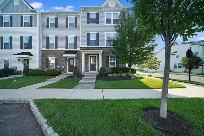 Luxury 3 Bedroom 4 Bath Townhome in Atwate... - Luxury 3 Bedroom 4 Bath Townhome in Atwate...