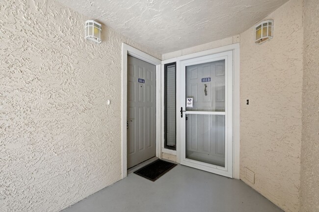 Photo - Waterfront Condo in Bluewater Bay! Unidad 103A