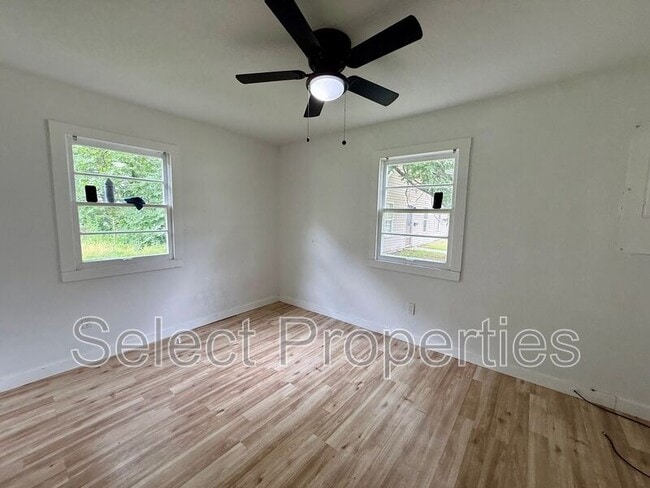 Photo - 1802 Henry St