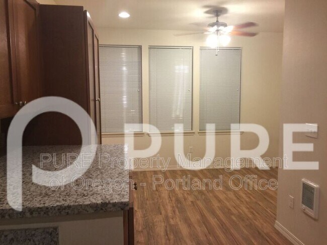 Photo - 5490 SE Milwaukie Ave