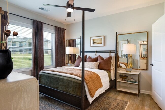 Photo - The Carolinian Apartments