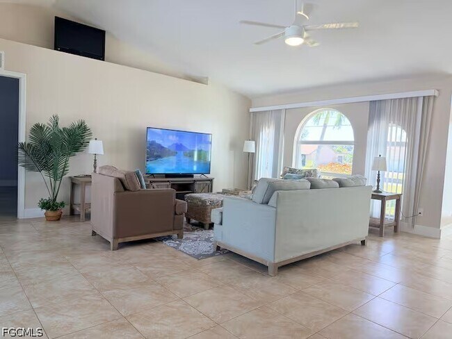 2937 SW 8th Pl