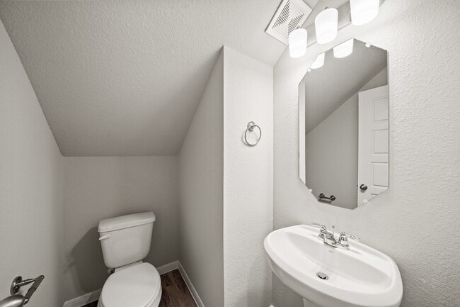 Photo - 15015 Almeece St