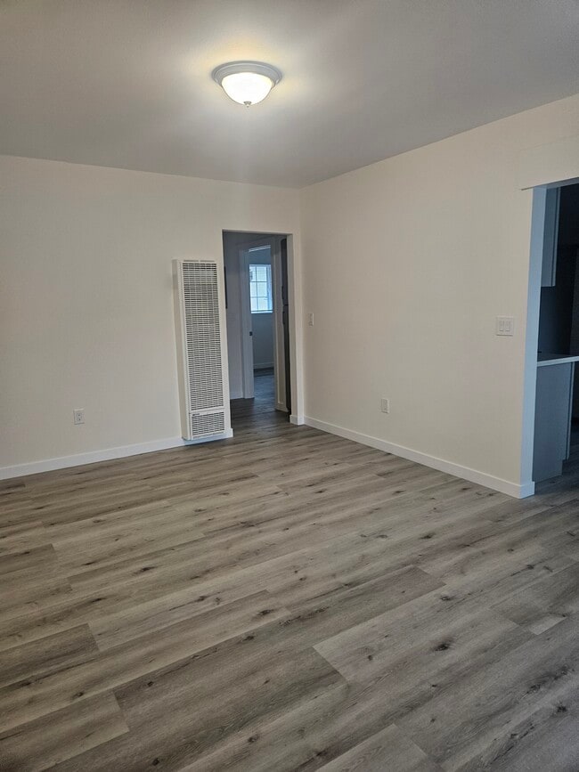 Photo - 11954 Moorpark St