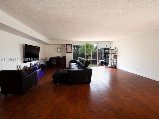 Photo - 2200 NE 7th St