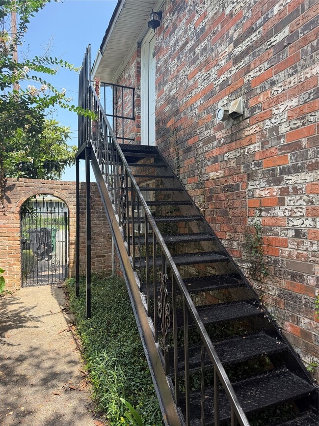 Photo - 5727 Weaver Rd Unit B