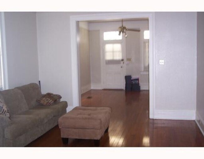 Photo - STRAIGHT 2216-2218 Broadway St. Unidad 2