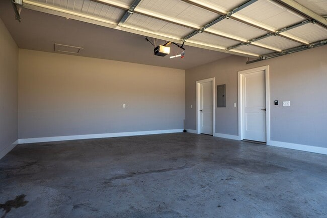 Photo - 3-bedroom, 2-bathroom home located in the beautiful Pea Ridge, AR