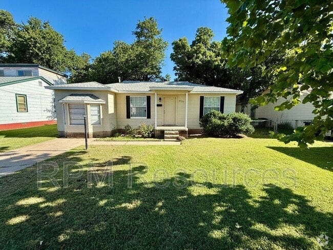 Building Photo - 6715 NW 27th St Rental