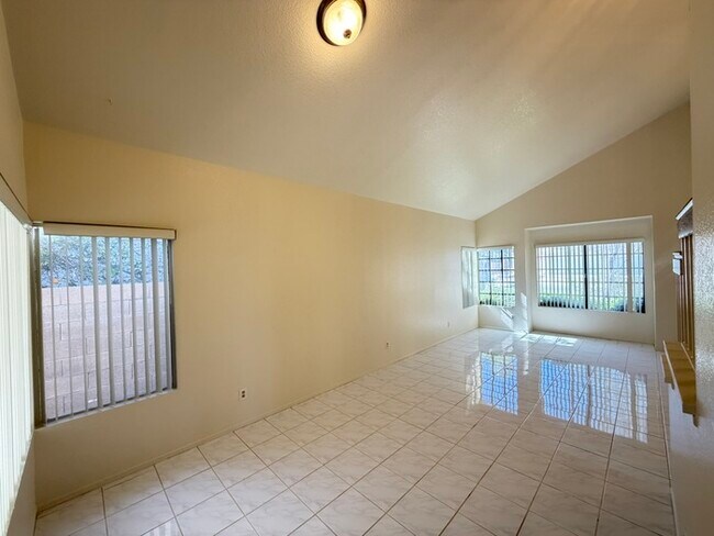 Photo - Carry Over Showing: This property has been shown before and will be rented to the first most qual...