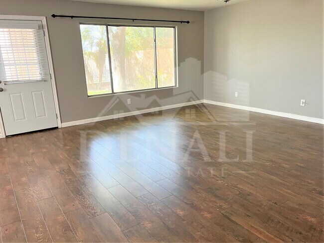 Photo - 2520 N 109th Ave