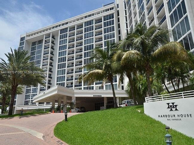 Building Photo - 10275 Collins Ave Unit 335