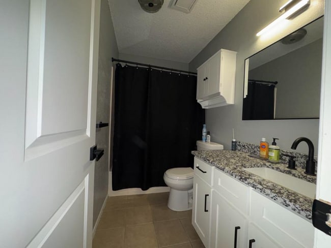 Photo - 2304 Westchester Dr Unit B