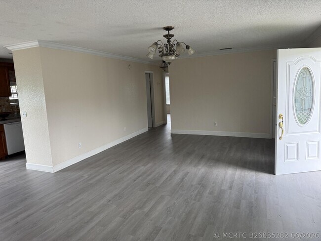 4403 Anna Ln