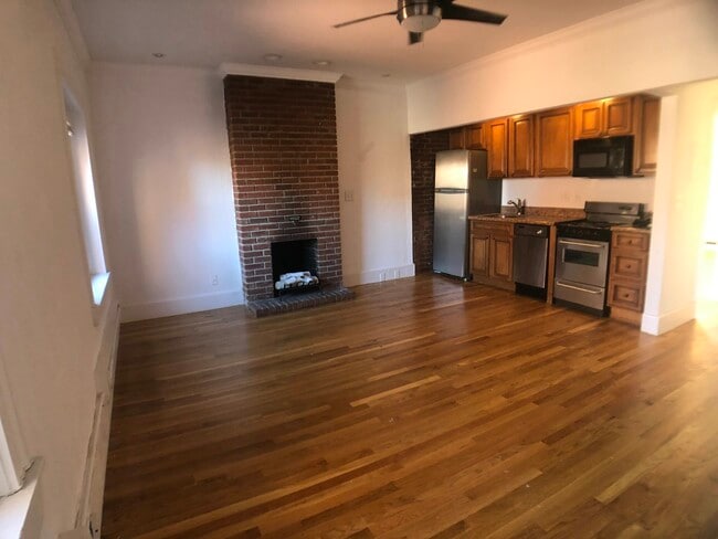 Building Photo - 48 Hereford St Unit 4 Rental