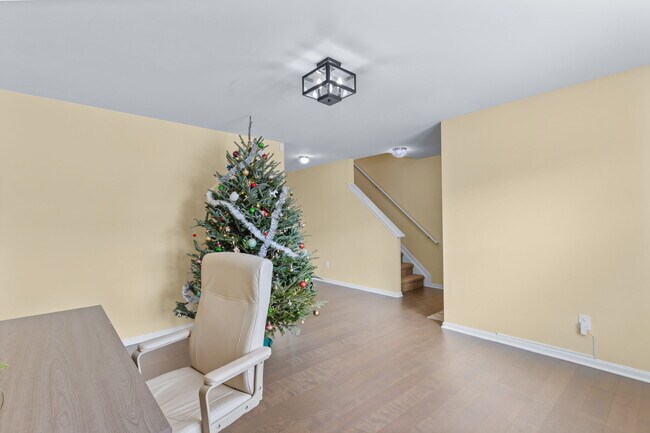 Photo - 430 Rockcrest Way