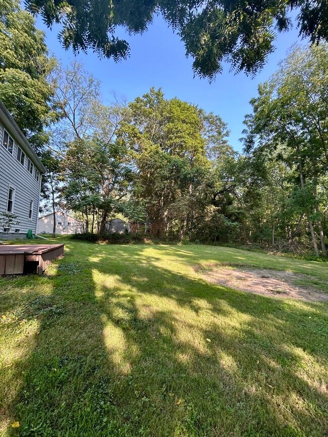 79 River Meadow Dr