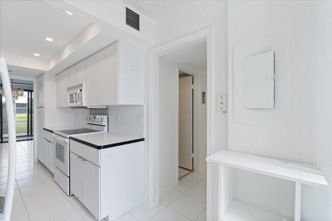 Photo - 609 Bridgewood Dr