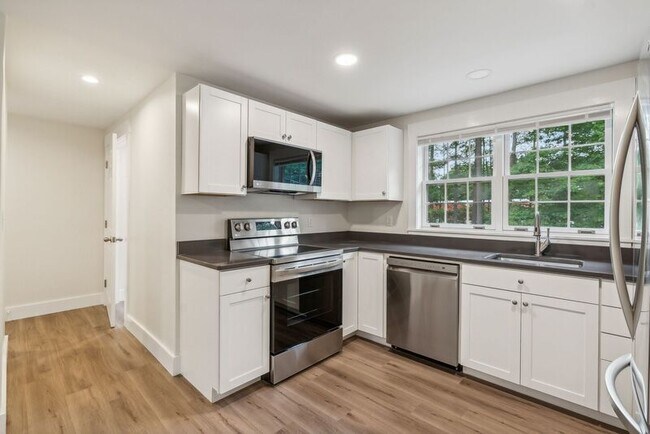 Photo - 1393 Portland Rd