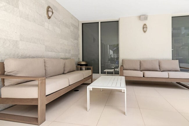 Photo - 1700 SW 2nd Ave Apartment Unit ID1054675P
