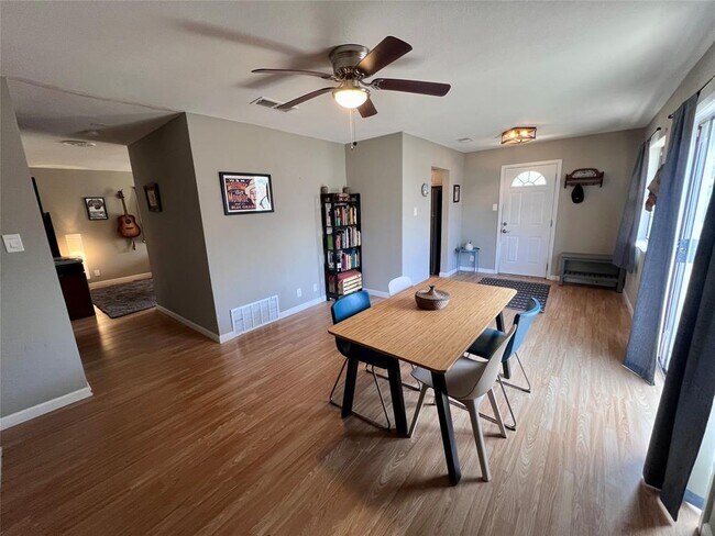 Photo - 5710 Signal Point