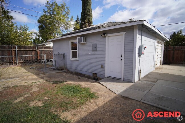 Building Photo - 1104 El Tejon Ave Unit 1104 El Tejon Ave #B Rental