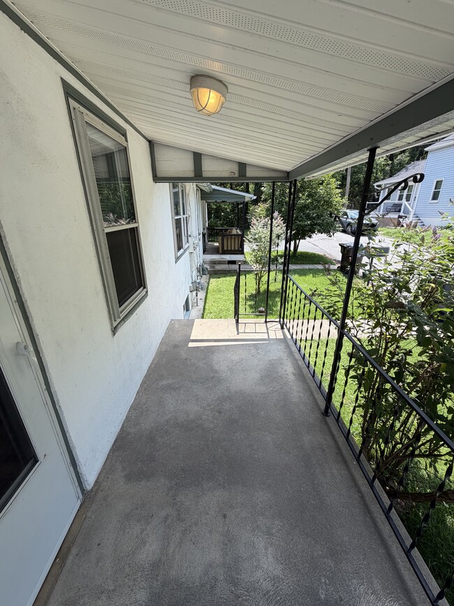 Photo - 607 Tabak Ave