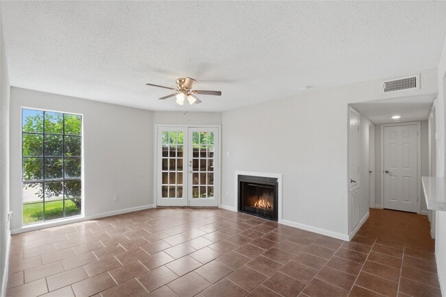 Building Photo - 12500 Sandpiper Dr Unit 121
