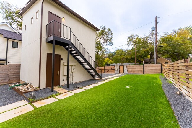 Photo - Gorgeous 4 bedroom, 5 bathroom House in Bouldin Creek!